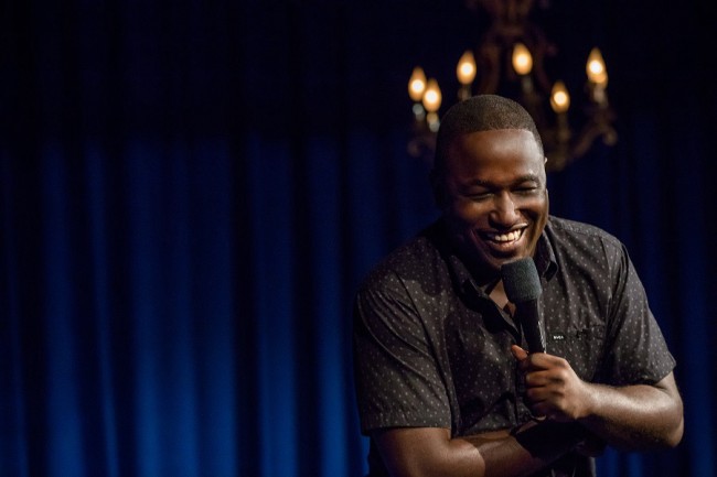 Chiếc Áo Hóm Hỉnh Hannibal Buress: Comedy Camisado