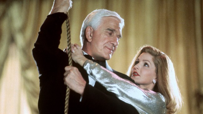 Họng súng vô hình 3 - Naked Gun 33 1/3: The Final Insult